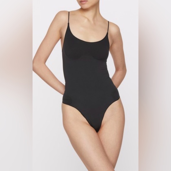SKIMS NWOT Seamless Everyday Sculpt Bodysuit - Picture 2 of 7